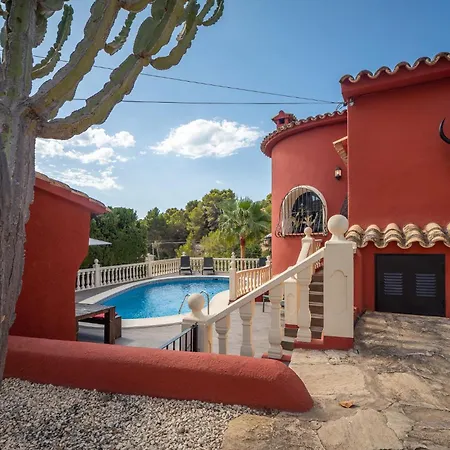 La Casa Roja Villa